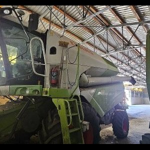 foto 7.5m combine harvester 5t/ha CLAAS Tucano 450 (docs)