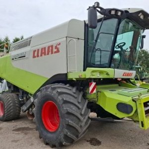 foto 17.5t/9m combine harwester Claas Lexion 600 (plates)