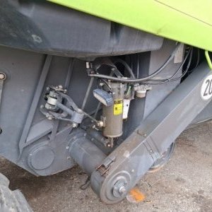 foto 17.5t/9m combine harwester Claas Lexion 600 (plates)