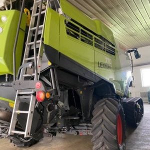 foto 18.2t/10.5m combine harvester belts CLAAS Lexion 770